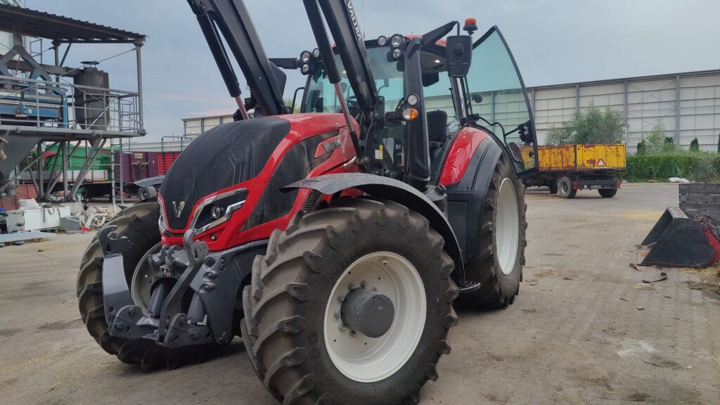 traktor valtra